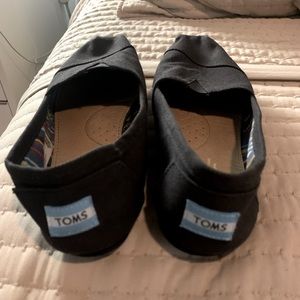 Toms canvas flats 8.5
